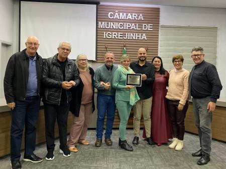 Câmara de Igrejinha homenageia Associação Atlética Equipif pelos 55 anos