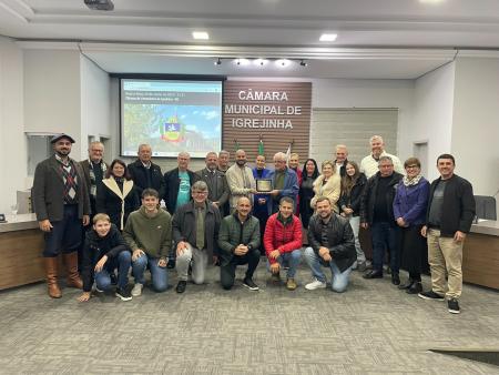 Câmara de Vereadores de Igrejinha homenageia Piccadilly pelos 70 anos